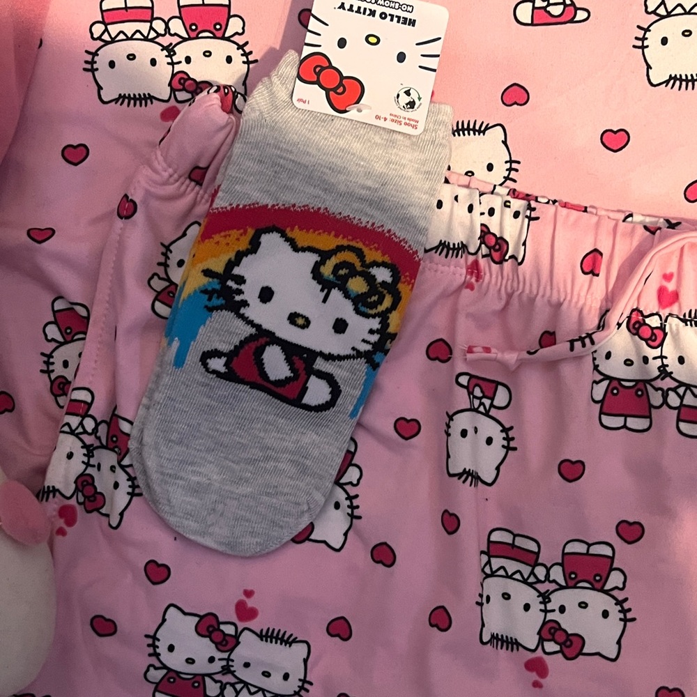Hello kitty pjs bundle - Picture 4 of 5